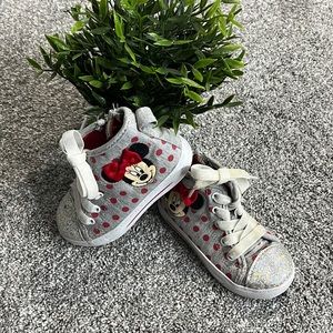 Minnie Mouse size 8 toddler shoe